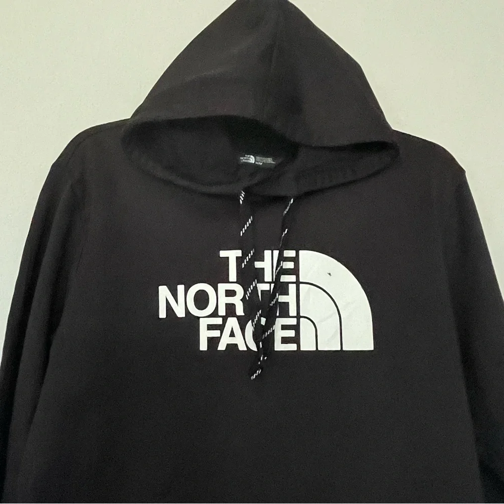 The North Face Men’s Medium Polyester Hoodie in Black